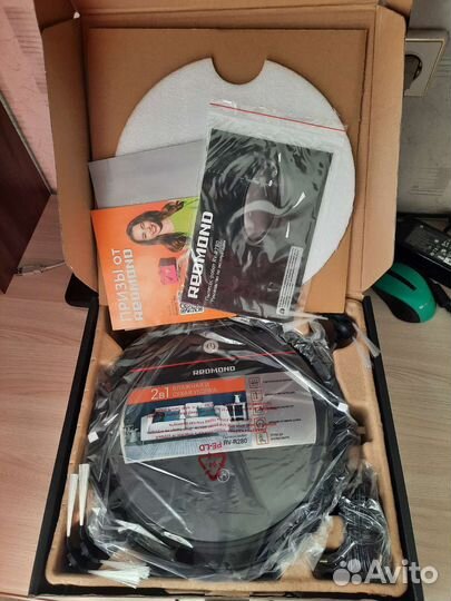 Робот пылесос Redmond rv-r280