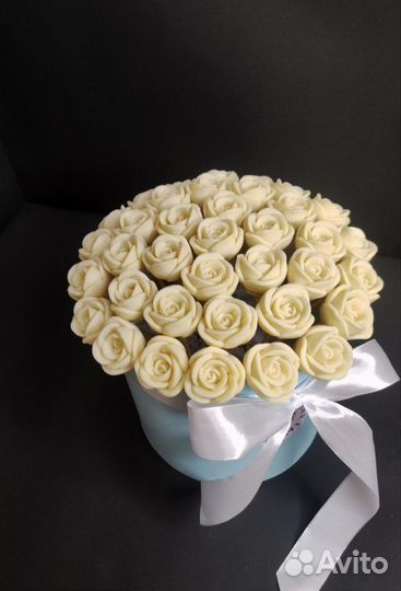 Цветы из Бельгийского Шоколада в Шляпной Коробке