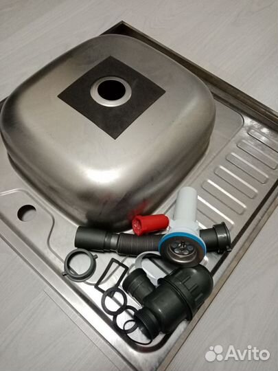 Кухонная мойка новая нержавеющая сталь с комплекта