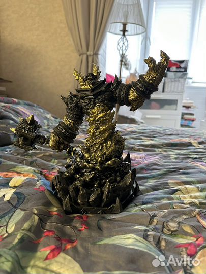 Статуэтка Рагнароса из World of Warcraft