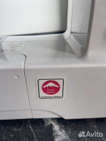 Новая швейная машина