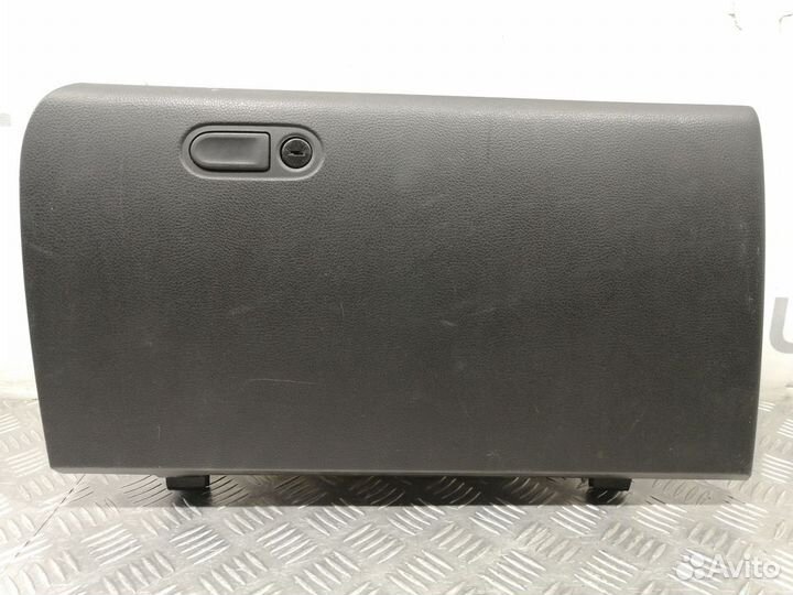 Бардачок Mitsubishi Pajero Sport