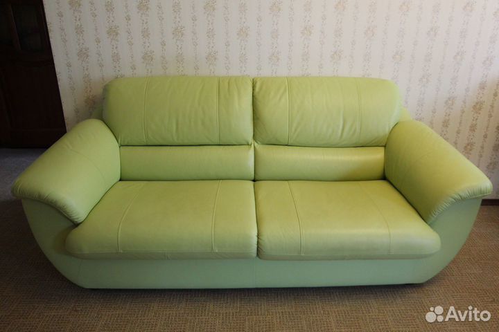 Кожаный диван-кровать