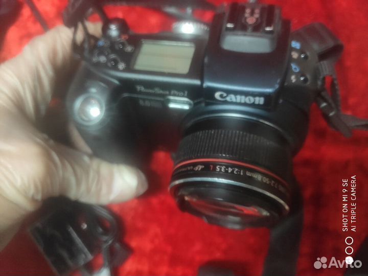 Фотоаппарат зеркальный 