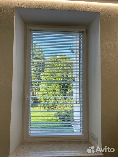 Горизонтальные алюминиевые жалюзи