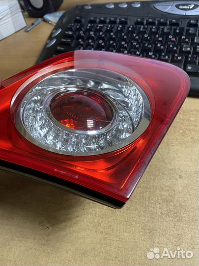 Фонарь левый внутренний Volkswagen Jetta 5 05-11г