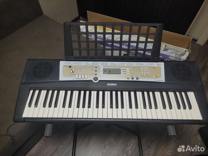Синтезатор yamaha psr r200