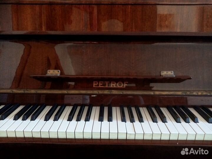 Фортепиано пианино чешской фабрики petrof