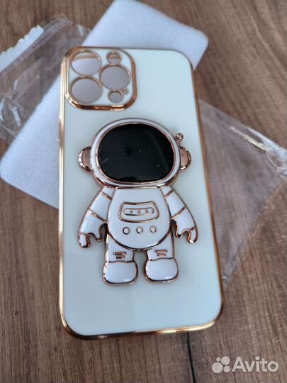 Чехол на iPhone 13 pro