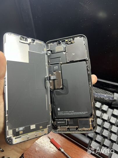 Ремонт техни Apple(iPhone, iPad, Macbook)