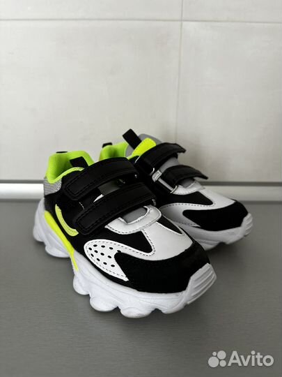 Кроссовки chicco 28