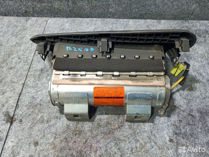 Подушка безопасности пассажира Mazda B-Series UN