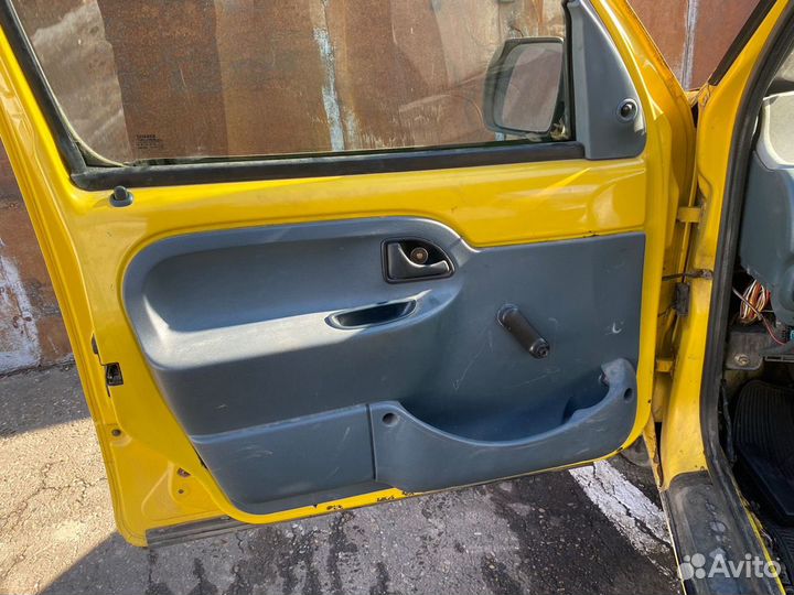 Дверные обшивки Renault kangoo 1