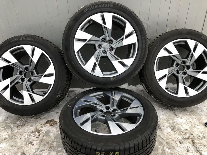 Оригинальные колеса на Audi Q7 4M / Etron R20