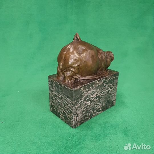 Бронзовая статуэтка Бегемот с птичками