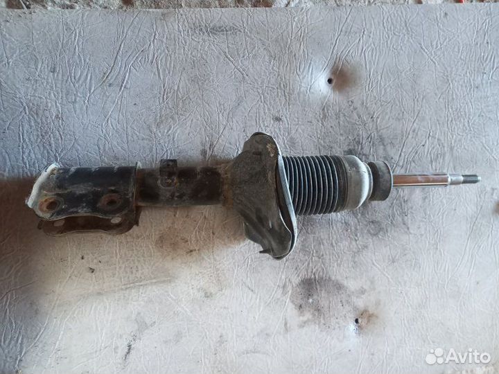 Амортизатор передний правый Hyundai Accent G4EC