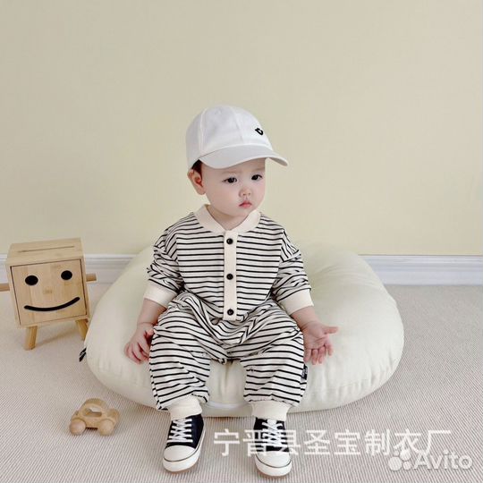 Комбинезон для новорожденных