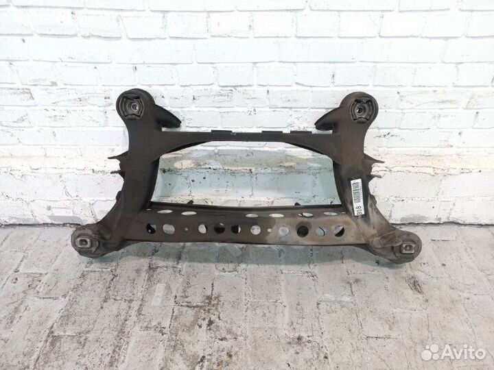 Задний подрамник задний Mercedes E320 S210 112.941