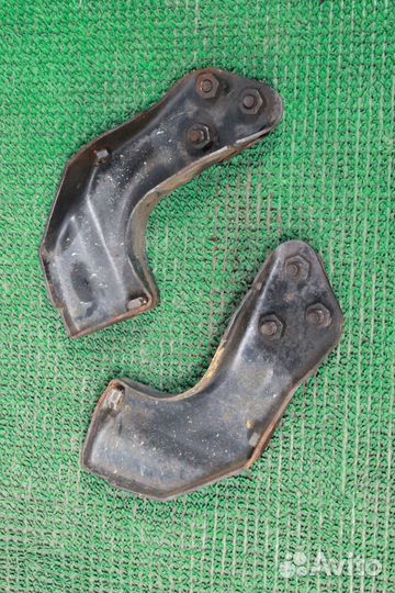 Крепеж переднего бампера Chevrolet Suburban GMT400