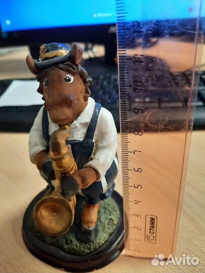 Фигурки лошадей