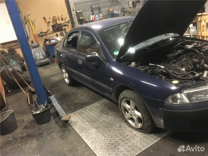 Разбор на запчасти Mitsubishi Carisma