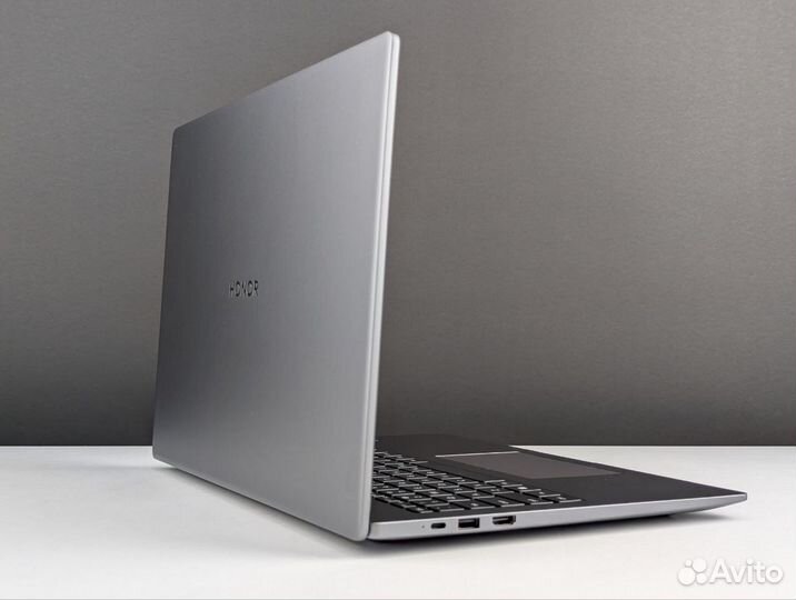 Honor MagicBook X16 i5-12450H 16/512GB IPS Ноутбук