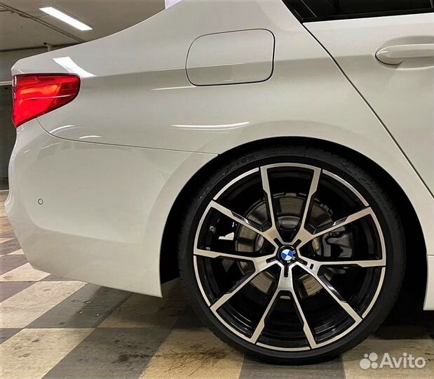 Разношироких 728M style R20 5-120 для BMW F10