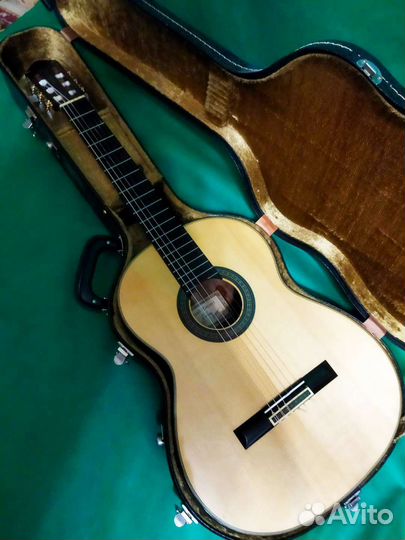 Yamaha GC-5 классическая гитара