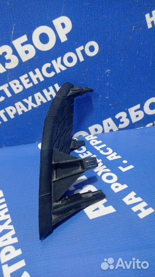 Заглушка бампера Toyota Corolla 150 седан 2010