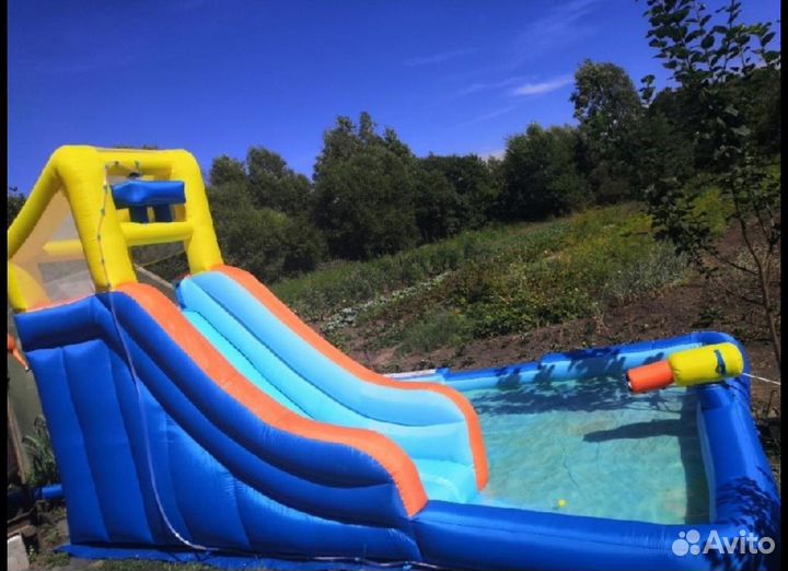 Надувная водная горка с бассейном