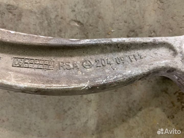 Рычаг подвески задний правый Mercedes-Benz C-Class