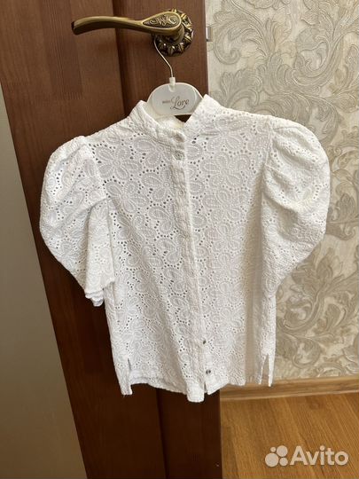 Очень красивая школьная блузка