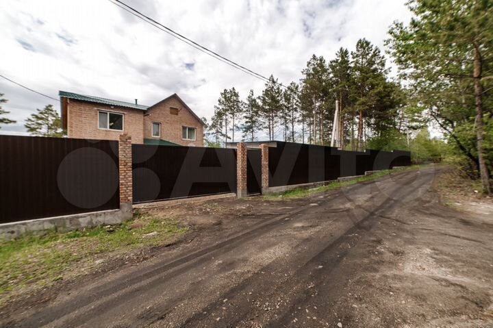 Коттедж 252 м² на участке 10 сот.