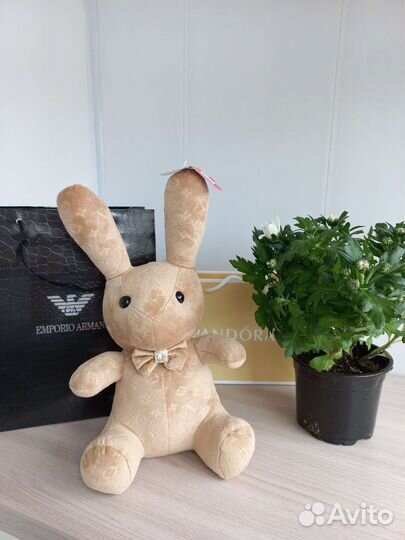 Игрушки разные новые зайчик Луи Витон