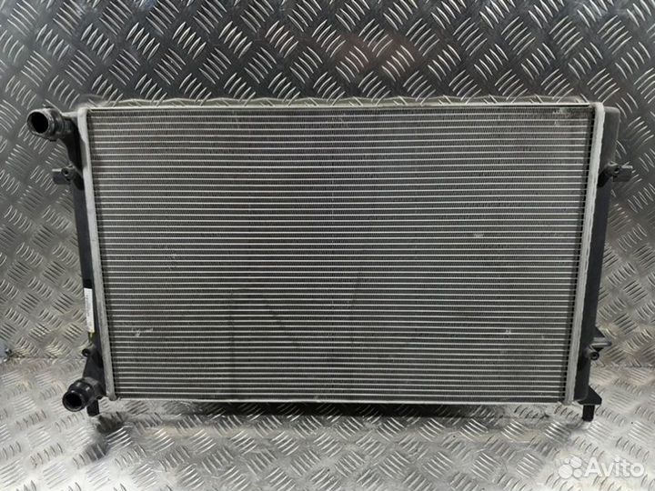 Радиатор охлаждения Volkswagen Passat B6 2.0 BVY