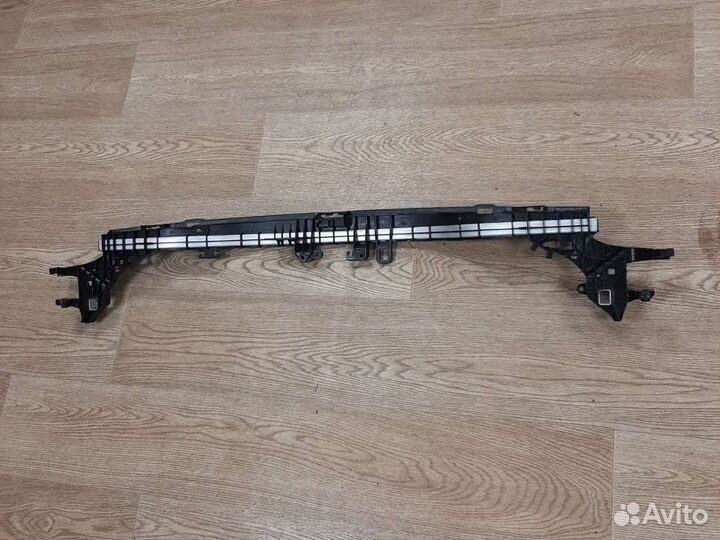 Консоль решетка радиатора Мерседес 213 238