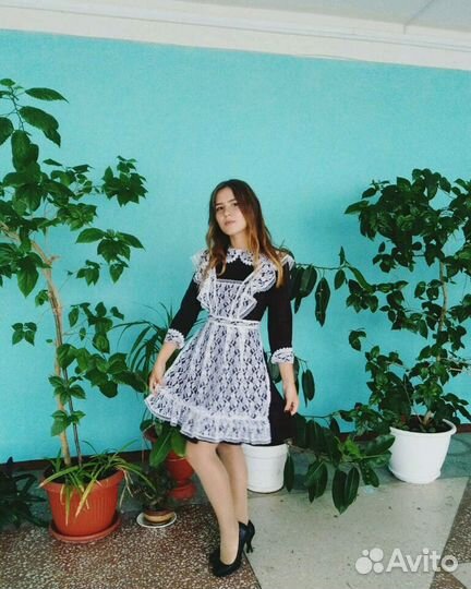 Школьная форма (платье + 2 фартука)