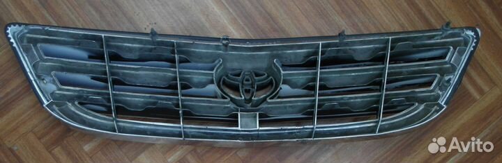 Решетка радиатора Toyota Gaia