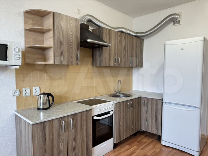 2-к. квартира, 58 м², 5/17 эт.