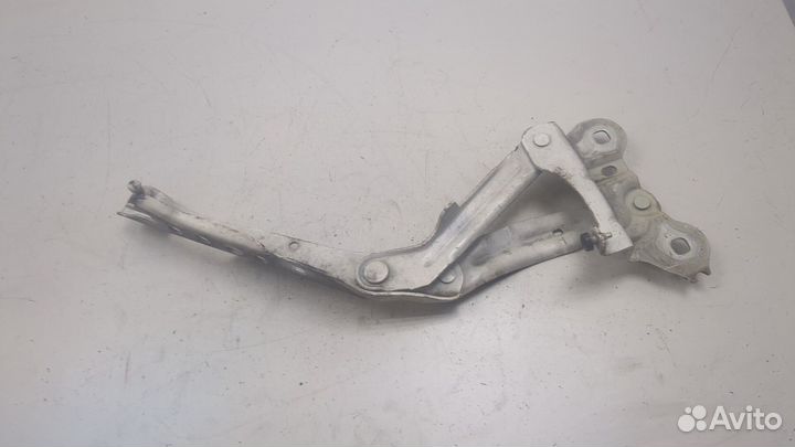 Петля капота Skoda SuperB 2015, 2017