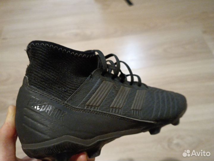 Футбольные бутсы adidas predator 18.3