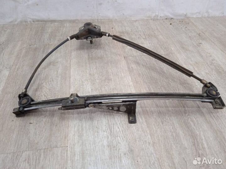 Стеклоподъемник задний правый Audi 80 B3 1990