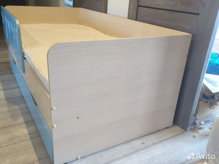 Кровать детская с матрасом