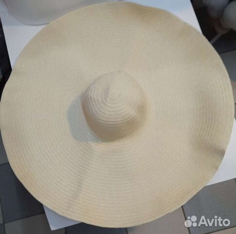 Шляпа с широкими полями