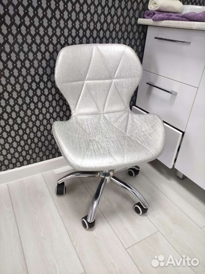 Стул для косметолога