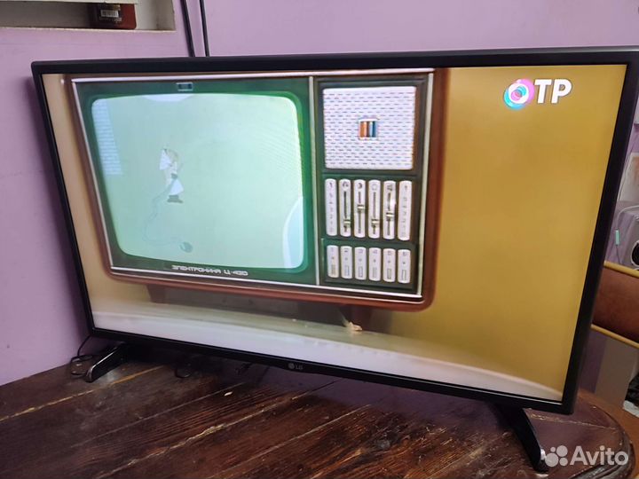 Телевизор LG 32LF562V-ZC
