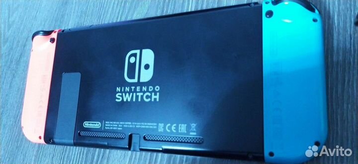 Продам Nintendo switch 2rev