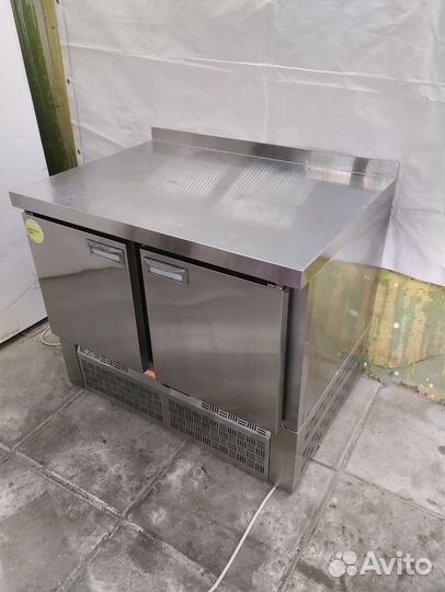 Холодильный стол