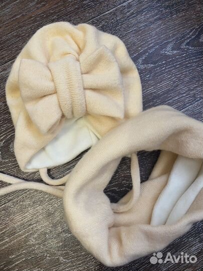 Шапка с бантом и снуд