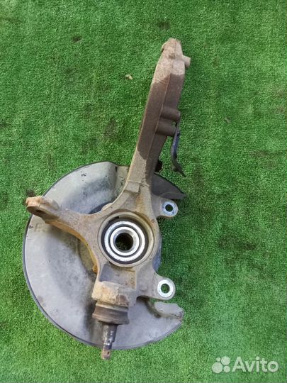 Кулаки передние Honda Elysion 2004-2013